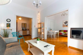 Spacious Apartment next to the Park